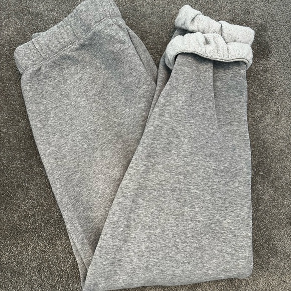 Brand new gray oversized sweatpants - Picture 3 of 6